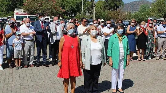 CHP ve STK'ların Zafer Bayramı coşkusu