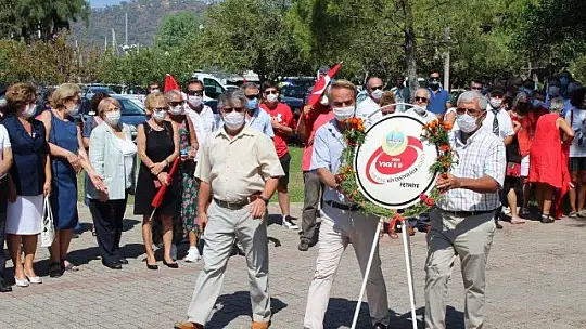 CHP ve STK'ların Zafer Bayramı coşkusu