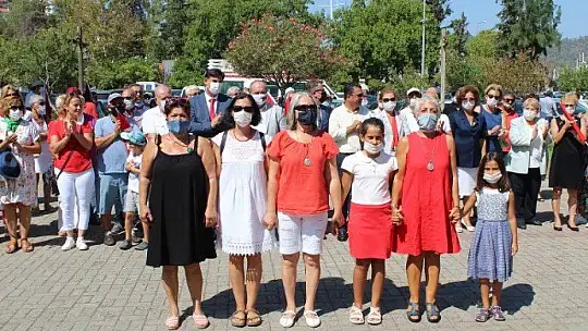 CHP ve STK'ların Zafer Bayramı coşkusu