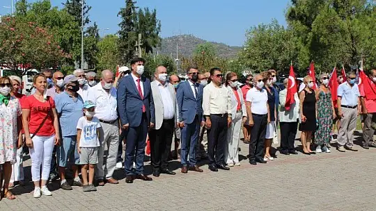CHP ve STK'ların Zafer Bayramı coşkusu