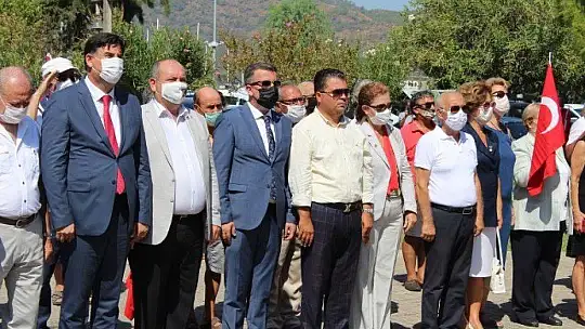 CHP ve STK'ların Zafer Bayramı coşkusu