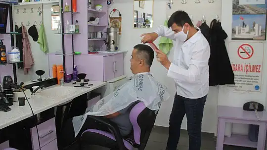 Fethiye'de berberler saat 24.00'e kadar açık