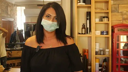 Berber ve kuaförler açıldı