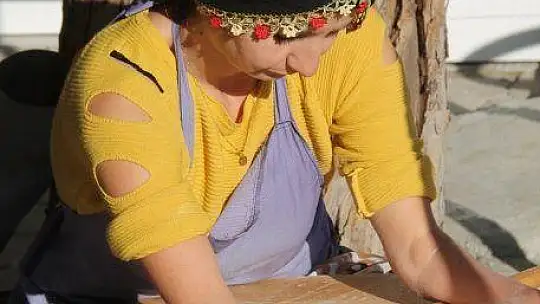 Sağlam İnsanlara Taş Çıkarıyor