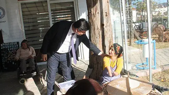 Sağlam İnsanlara Taş Çıkarıyor