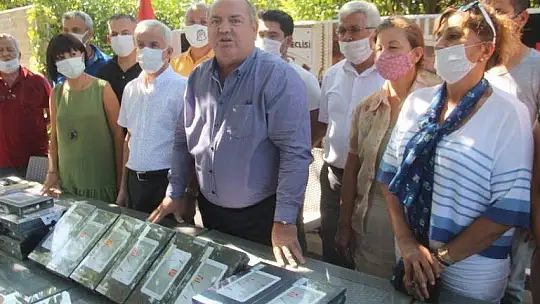 İHTİYAÇ SAHİBİ ÖĞRENCİLERE CHP'DEN TABLET