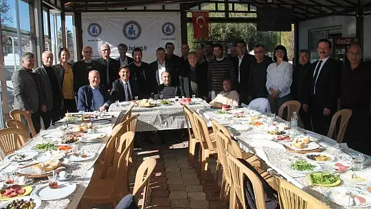 Elleri Olmayan Kader'in Yaptığı Börekler, Konuklara İkram Edildi