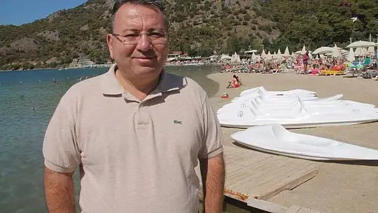 FETHİYE'DE TURİSTLER DENİZE KOŞUYOR