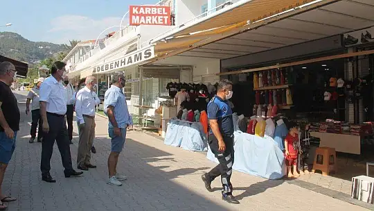 BAŞKAN KARACA, ÖLÜDENİZ'DE ESNAFLARLA BİRARAYA GELDİ