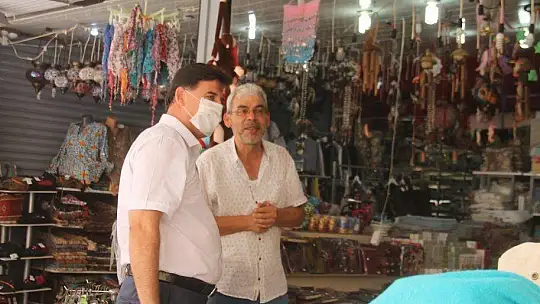 BAŞKAN KARACA, ÖLÜDENİZ'DE ESNAFLARLA BİRARAYA GELDİ