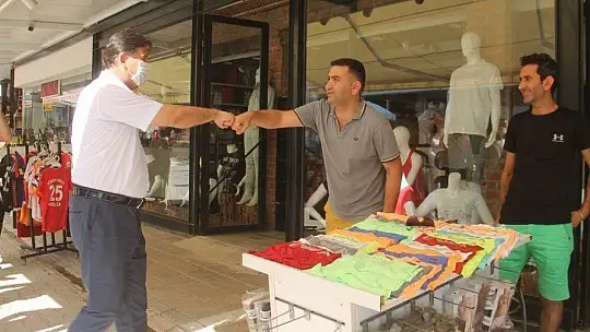 BAŞKAN KARACA, ÖLÜDENİZ'DE ESNAFLARLA BİRARAYA GELDİ
