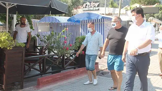 BAŞKAN KARACA, ÖLÜDENİZ'DE ESNAFLARLA BİRARAYA GELDİ