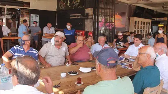 BAŞKAN KARACA, ÖLÜDENİZ'DE ESNAFLARLA BİRARAYA GELDİ