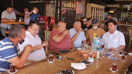 BAŞKAN KARACA, ÖLÜDENİZ'DE ESNAFLARLA BİRARAYA GELDİ