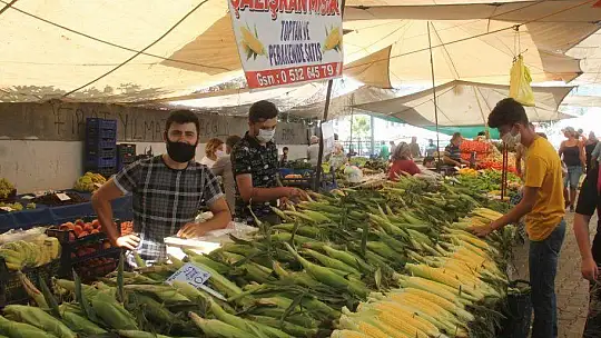SALI PAZARI'NIN GÖZDESİ MISIR OLDU
