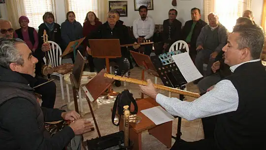 Türkülerin Babası Anıldı