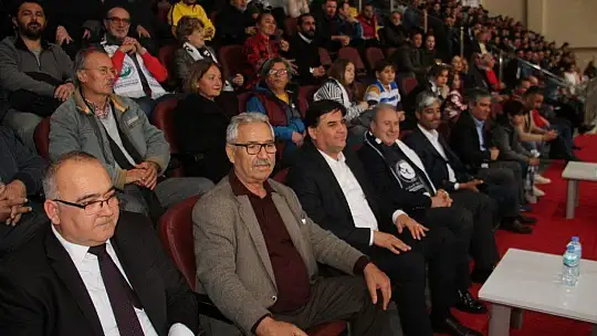 Lider kayıpsız devam ediyor 99-91