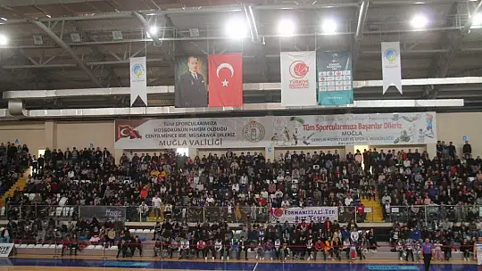 Lider kayıpsız devam ediyor 99-91