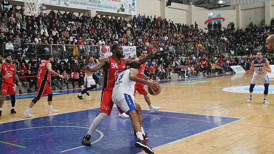 Lider kayıpsız devam ediyor 99-91