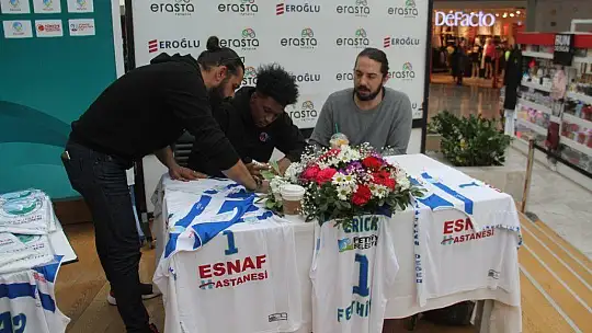 İmza Gününe Yoğun Katılım Oldu 