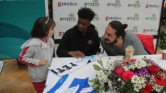 İmza Gününe Yoğun Katılım Oldu 