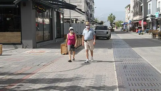 Fethiye'de Yaşlılar İkinci Kez Sokağa Çıktı