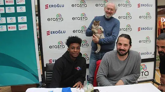 İmza Gününe Yoğun Katılım Oldu 