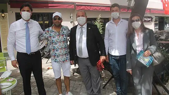 Başkanlardan Fethiye esnaflarına Türk Bayrağı