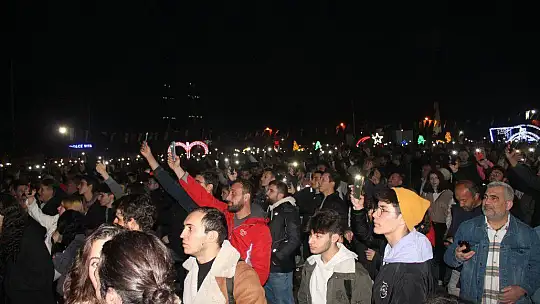 FETHİYE'DE YILBAŞI RENKLİ GEÇTİ