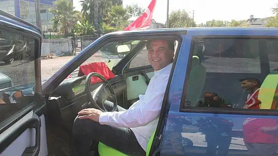 Türk Bayrakları ile şehir turu attılar