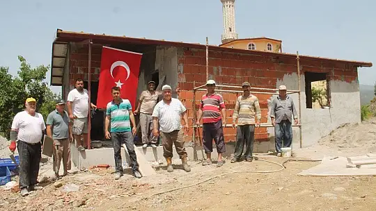 Cami lojmanı imece usulü ile yapılıyor