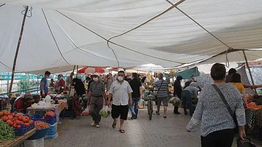 Bayram Ve Kısıtlama Öncesi Pazarlarda Hareketlilik