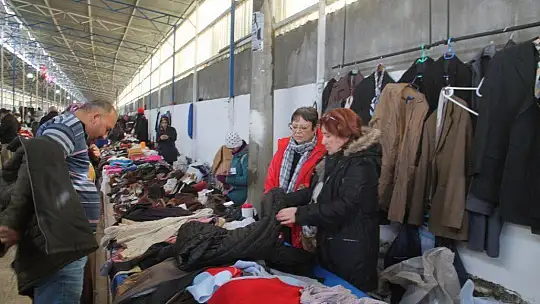 İkinci el pazarı ilgi görmeye devam ediyor