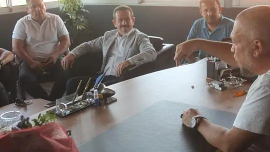 Öztürk, 'Gazeteciler toplumun gözü kulağıdır' 