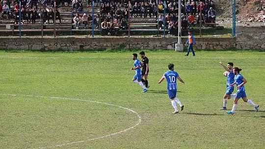 Çiçekçiler yoğun mesai yapıyor