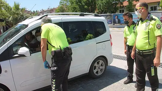 Fethiye'de sokağa çıkma kısıtlamasına uymayanlara yine ceza yağdı