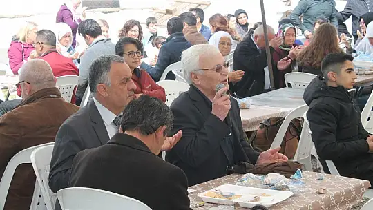 KARADENİZLİ AİLESİNDEN 52 YEMEĞİ HAYRI