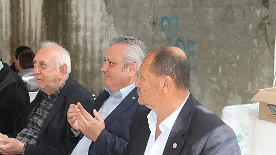 KARADENİZLİ AİLESİNDEN 52 YEMEĞİ HAYRI