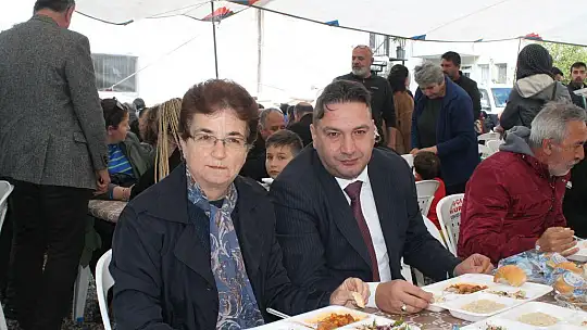 KARADENİZLİ AİLESİNDEN 52 YEMEĞİ HAYRI