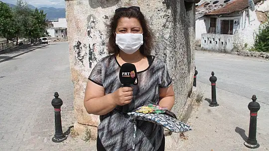 Çocukları ve Yaşlıları Tek Tek Ziyaret Etti 