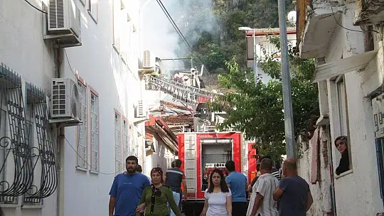 Evi Yaktıktan Sonra Kaçtığı İddia Ediliyor