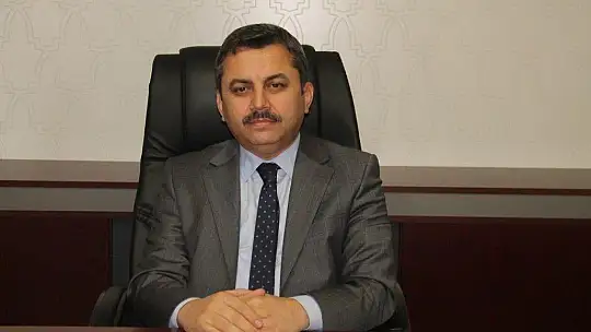 Oktay, 'İnsanlar bireysellik girdabındadır'