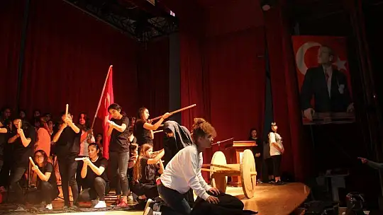 Atatürk'ü minnet ve özlemle anıyoruz