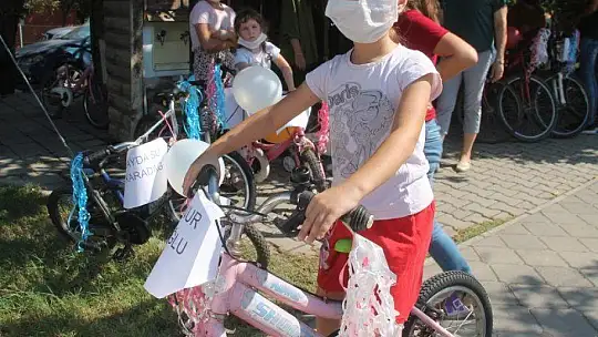 BAYRAM ÖNCESİ ÇOCUKLARIN BİSİKLET SEVİNCİ 