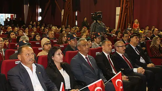 ÖZER OLGUN'DA ANLAMLI TİYATRO