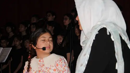 ÖZER OLGUN'DA ANLAMLI TİYATRO