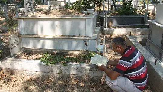 Arife günü mezarlıklar ziyaret edildi