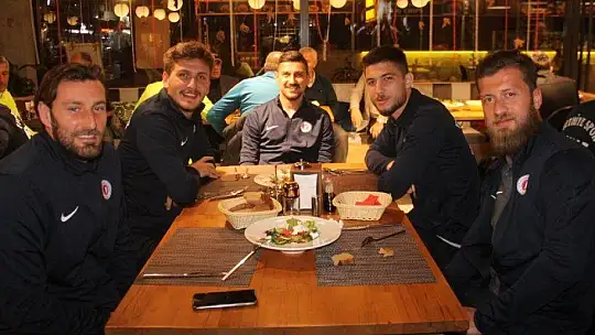 Fethiyespor'a moral yemeği 