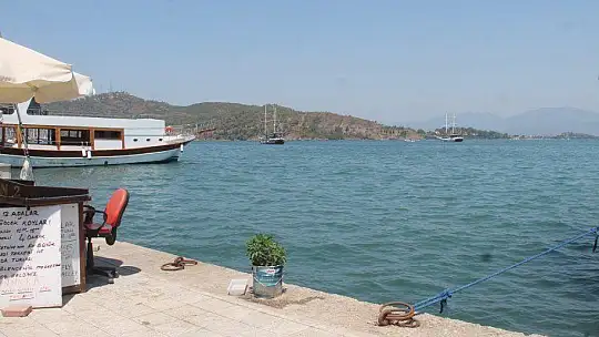 GÜNLÜK TEKNELERİN YERİ BOMBOŞ KALDI