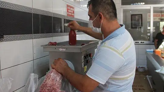 KASAPLARDA BAYRAM YOĞUNLUĞU